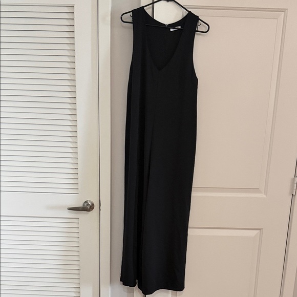 w-mey Pants - Elegant Black Sleeveless Wide Leg Jumpsuit